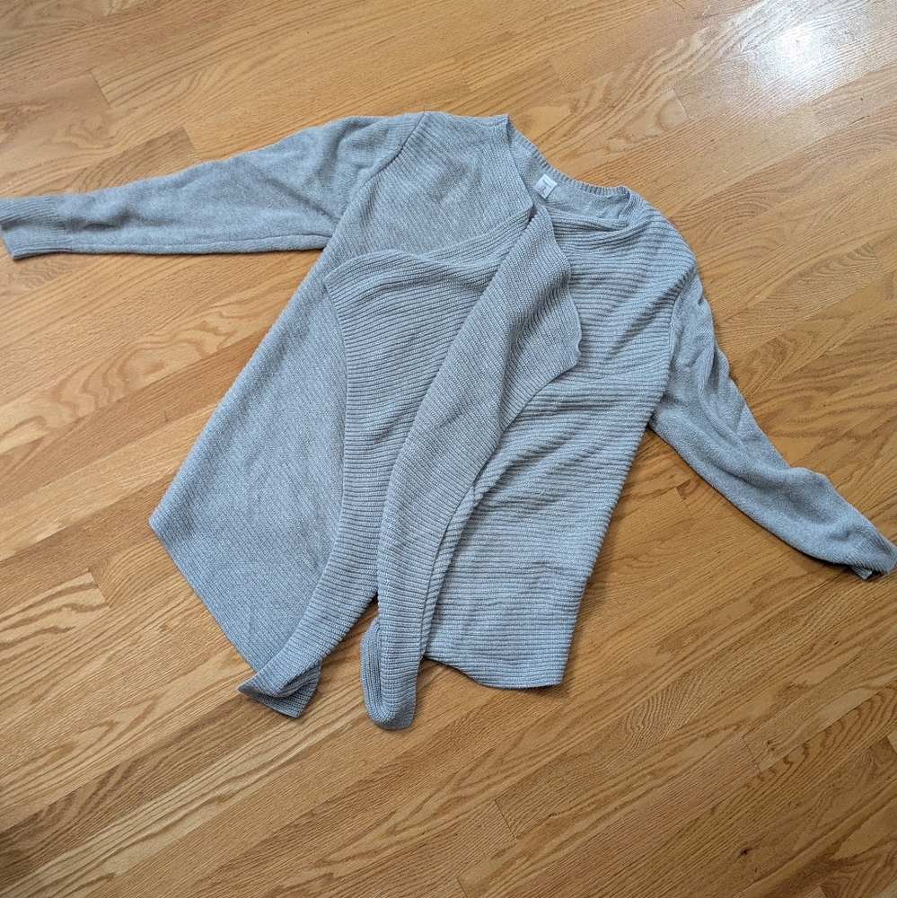Elegant Gray Women's Sweater